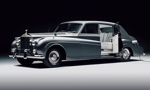 Hai mẫu xe Rolls-Royce cổ được cải tiến thành xe điện vô cùng cuốn hút